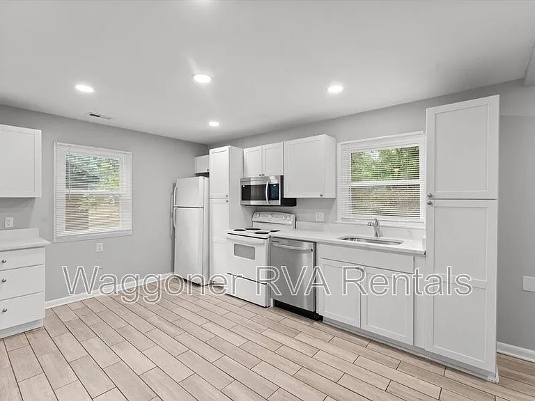 924 Kingsway Rd — Photo 29