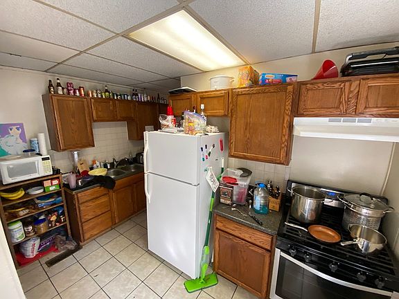 5th image of 259 E Lane Ave #259