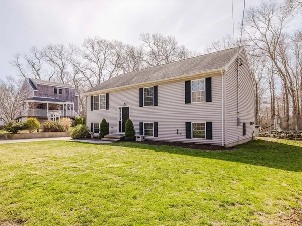 3 Diamond St, Fairhaven, MA 02719