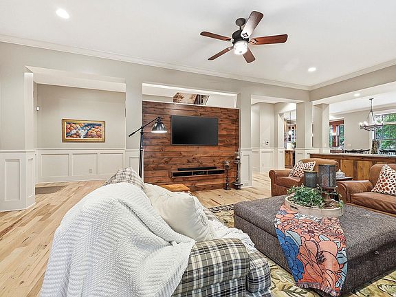4th image of 406 Homestead Dr
