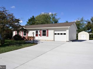 103 N Sycamore Rd, Sterling, VA 20164