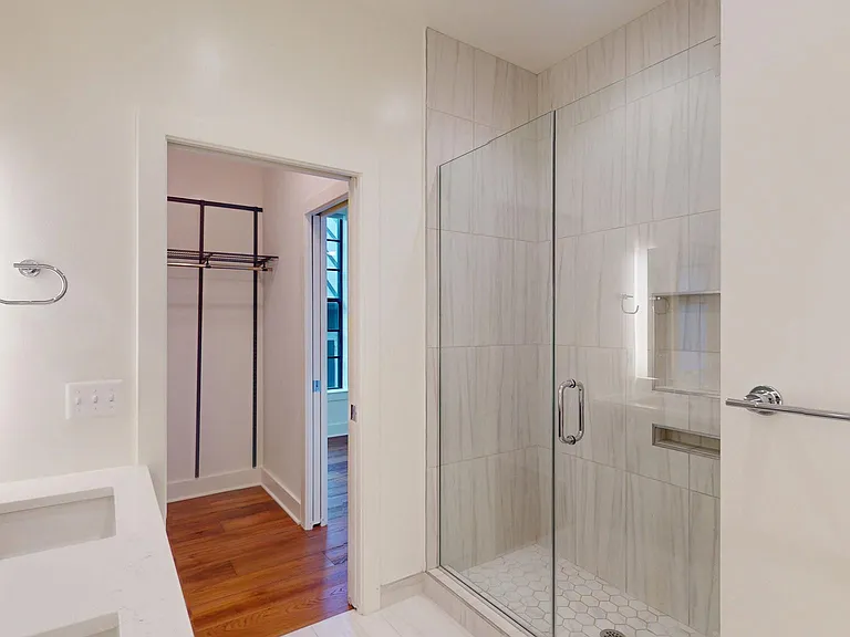 1312 King St #207 — Photo 13