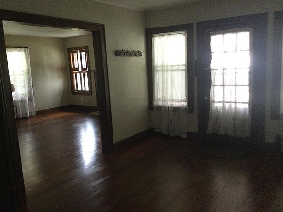 4th image of 417 Broad Blvd