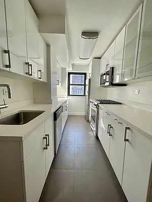 Rented by Olympia House Delaware LP | media 129