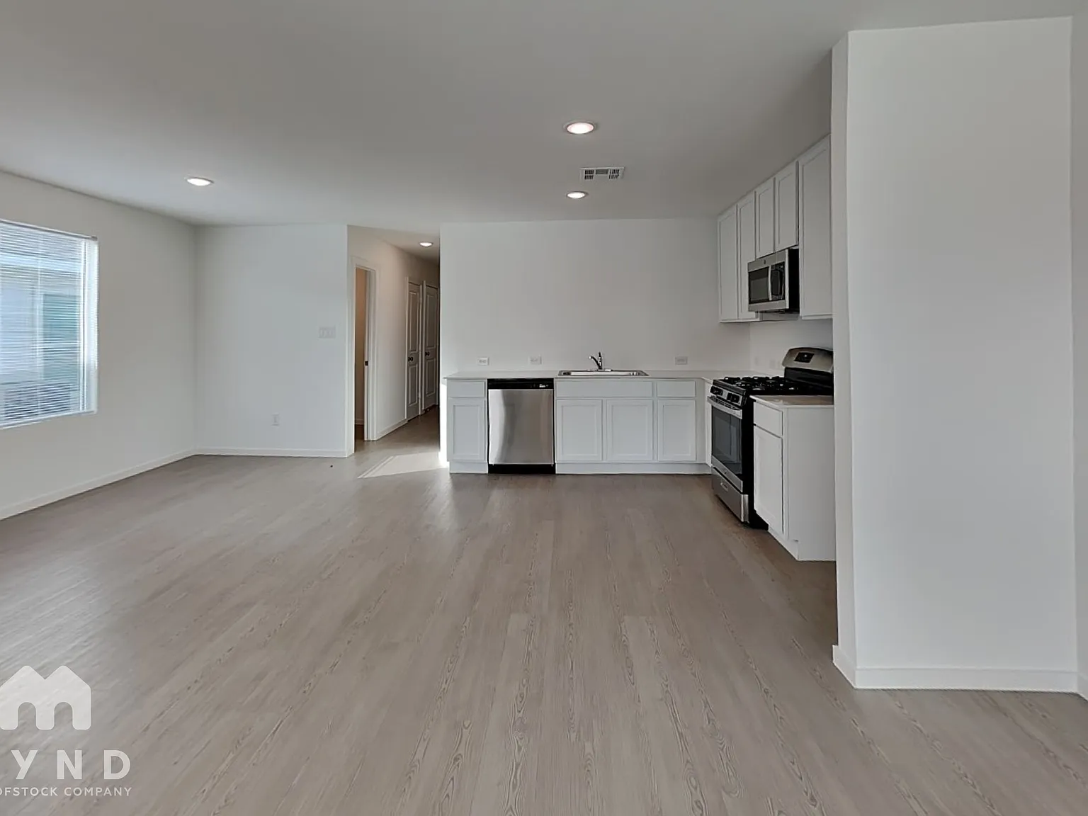 4 bed, 2.0 bath, 1375 sqft, $1,525 — Photo 3