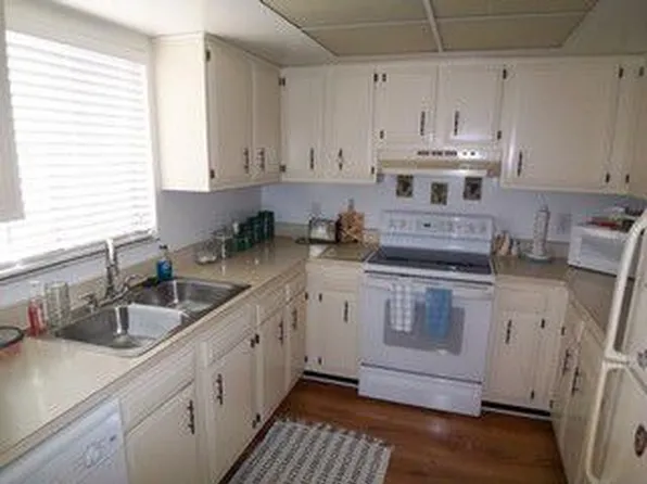 5757 Gage Ln APT 204C, Naples, FL 34113