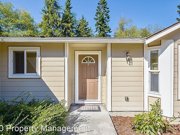 3rd image of 404 Sycamore Rd