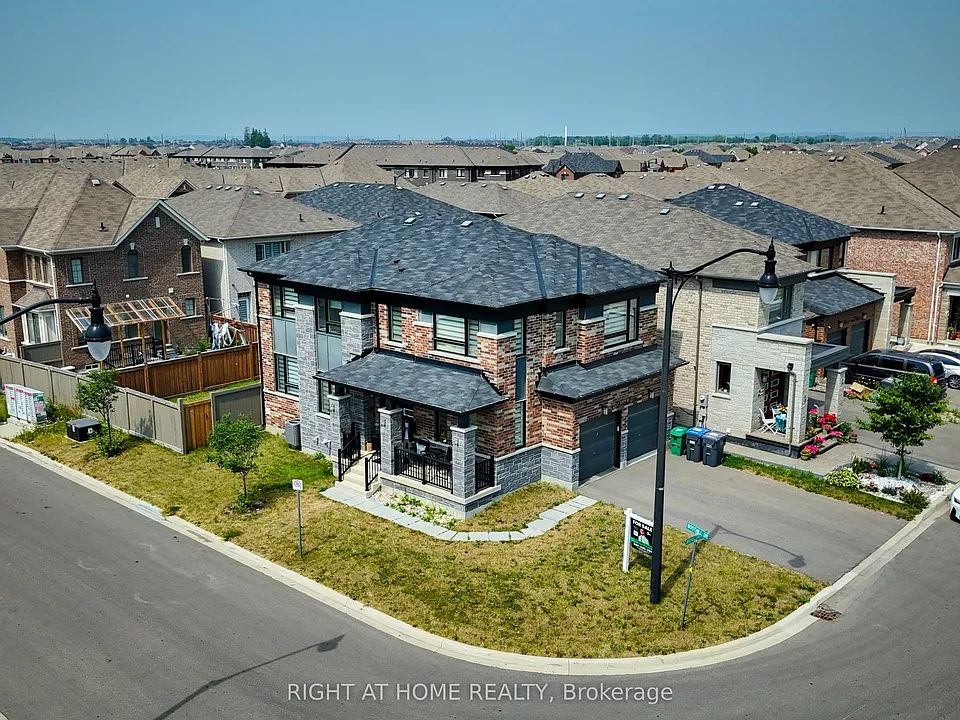 30 Boothill Dr