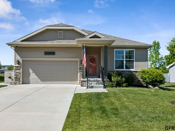 11458 Glenn St, Papillion, NE 68046