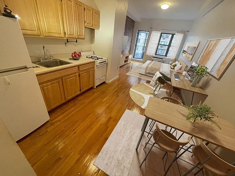 1153 3rd Ave #18 — Photo 4