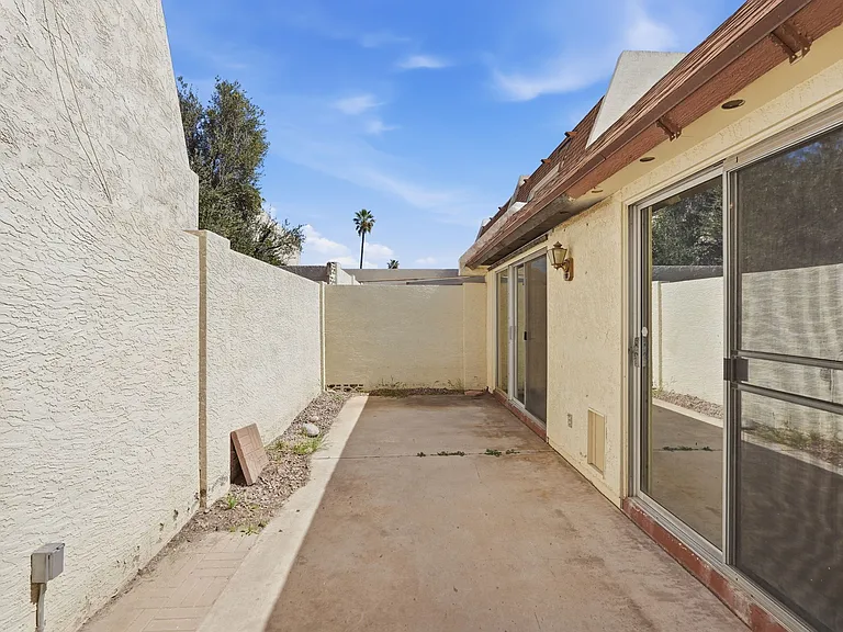 1924 E Duke Dr — Photo 33