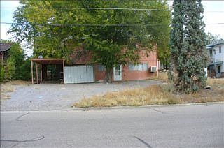 2nd image of 1328 Custer Ave