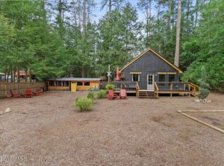 15-17 Pine Rd, Lake Luzerne, NY 12846