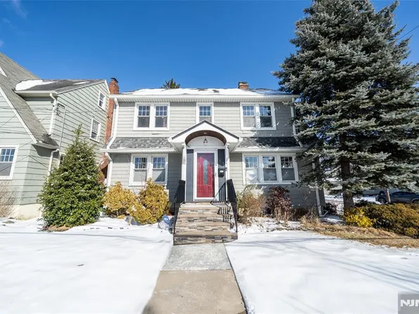 61 Barrows Ave, Rutherford, NJ 07070