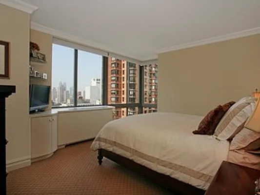 Sold by Corcoran | media 3