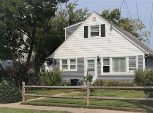 5 Elgin Rd, Amityville, NY 11701