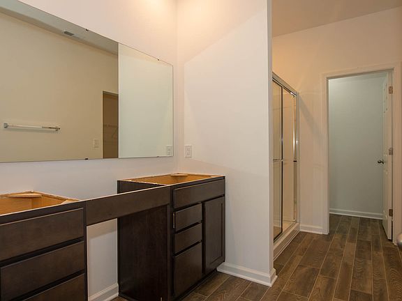5th image of 1596 Vera Blvd