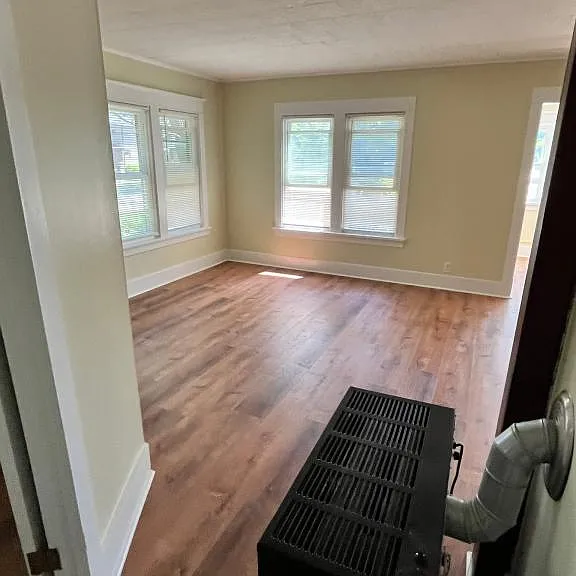 512 E Goundry St — Photo 3