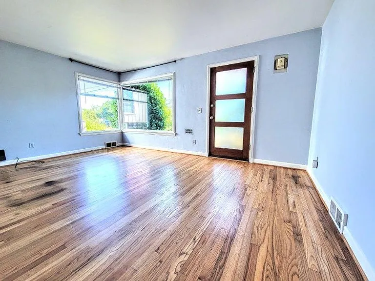 7721 Earl Ave NW — Photo 5