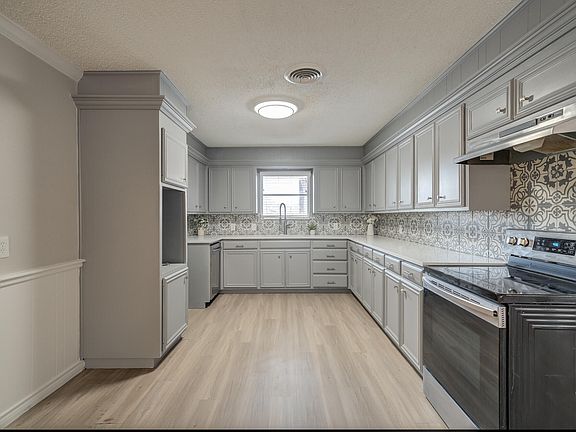 5th image of 2117 62nd St