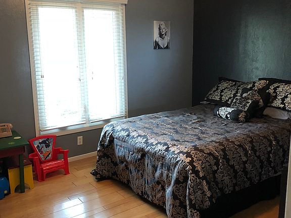Guest bedroom 