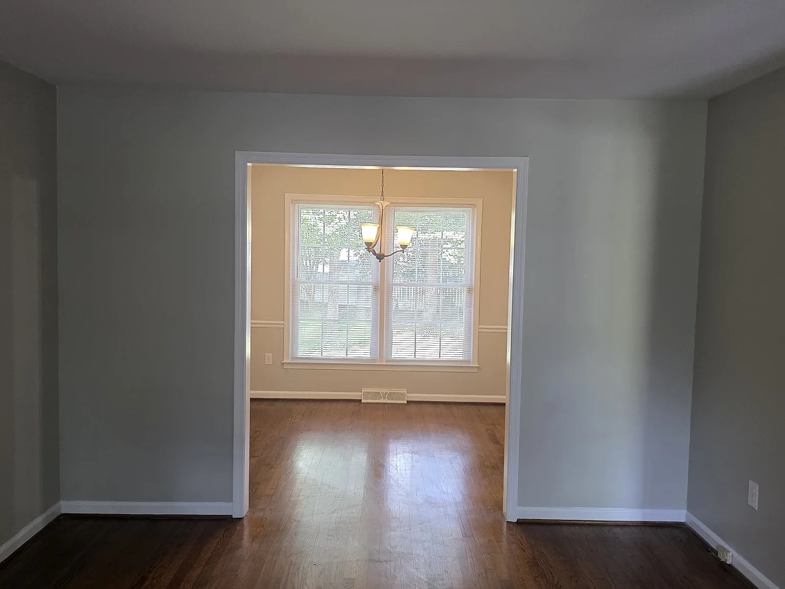 4 bed, 2.5 bath, 2263 sqft, $2,500 — Photo 3
