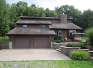 350 Sickler Pond Rd, Jermyn, PA 18433