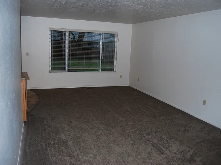 408 Pinehurst Dr — Photo 10