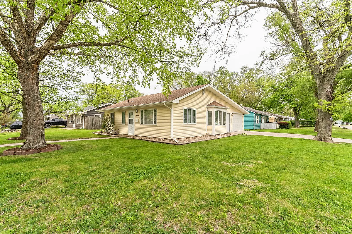 House is on a large corner lot - 700 Juniper Dr