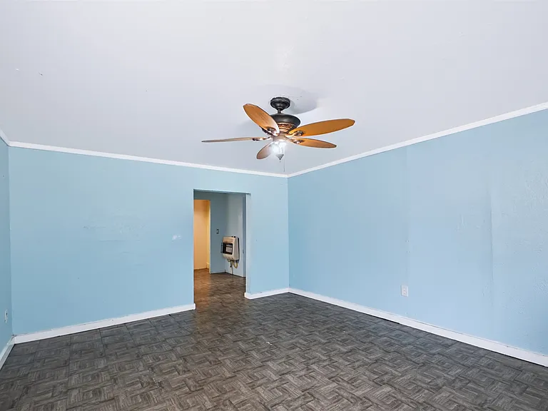 928 E Corona St — Photo 8