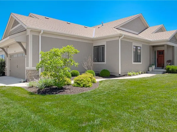 11475 S Waterford Dr, Olathe, KS 66061