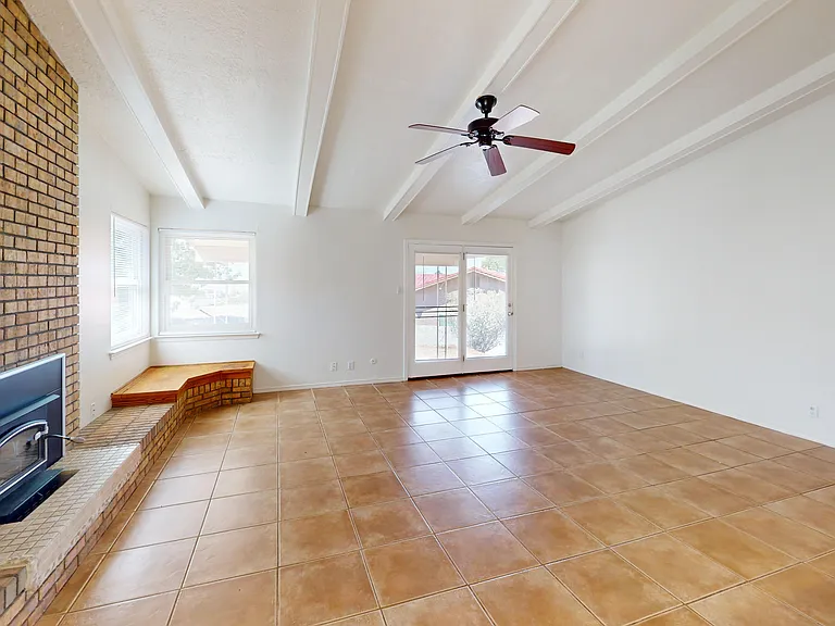 821 Oro Real NE — Photo 8