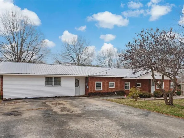 456 Merriman St, Eden, NC 27288