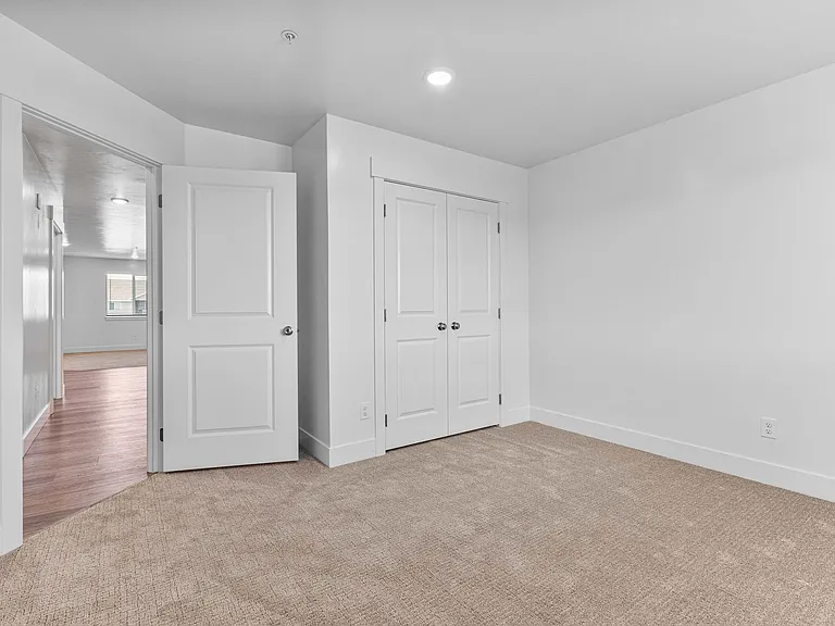 3 Bedroom 1.5 Bathroom — Photo 14