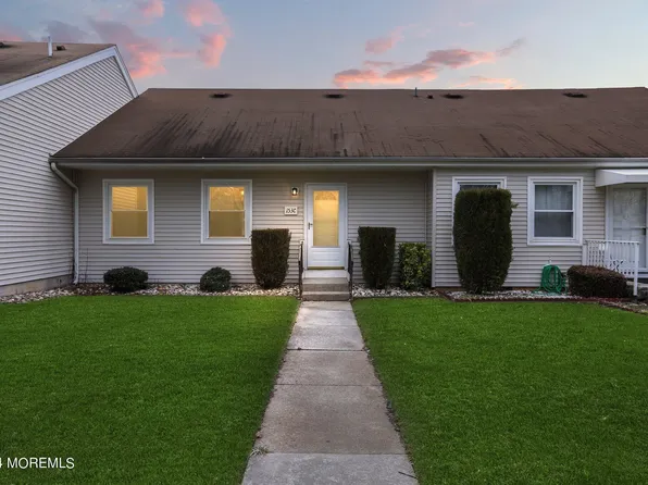 153 Cours De Pasteur #C, Freehold, NJ 07728