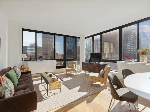 2 Columbus Avenue image 1 of 8