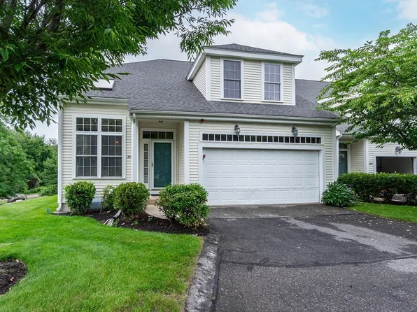 4 Kingson Ln Unit 1, Medway, MA 02053