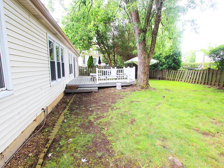 172 E Fox Hill Dr — Photo 3