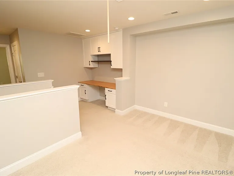 410 Boscawen Ln — Photo 18