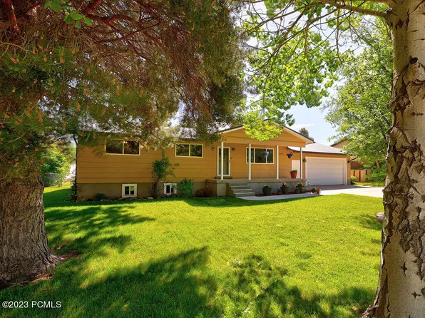 157 Pioneer Dr, Coalville, UT 84017