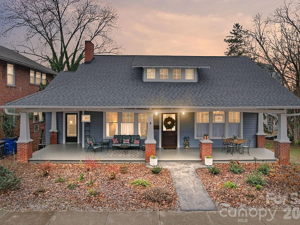 1st image of 202 S Oak St