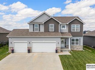 20904 Camden Ave, Elkhorn, NE 68022