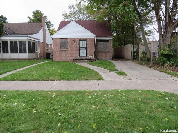 13756 W Outer Dr, Redford, MI 48239