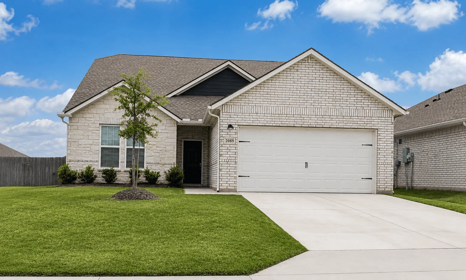 2089 Peppermint Ln — Photo 1