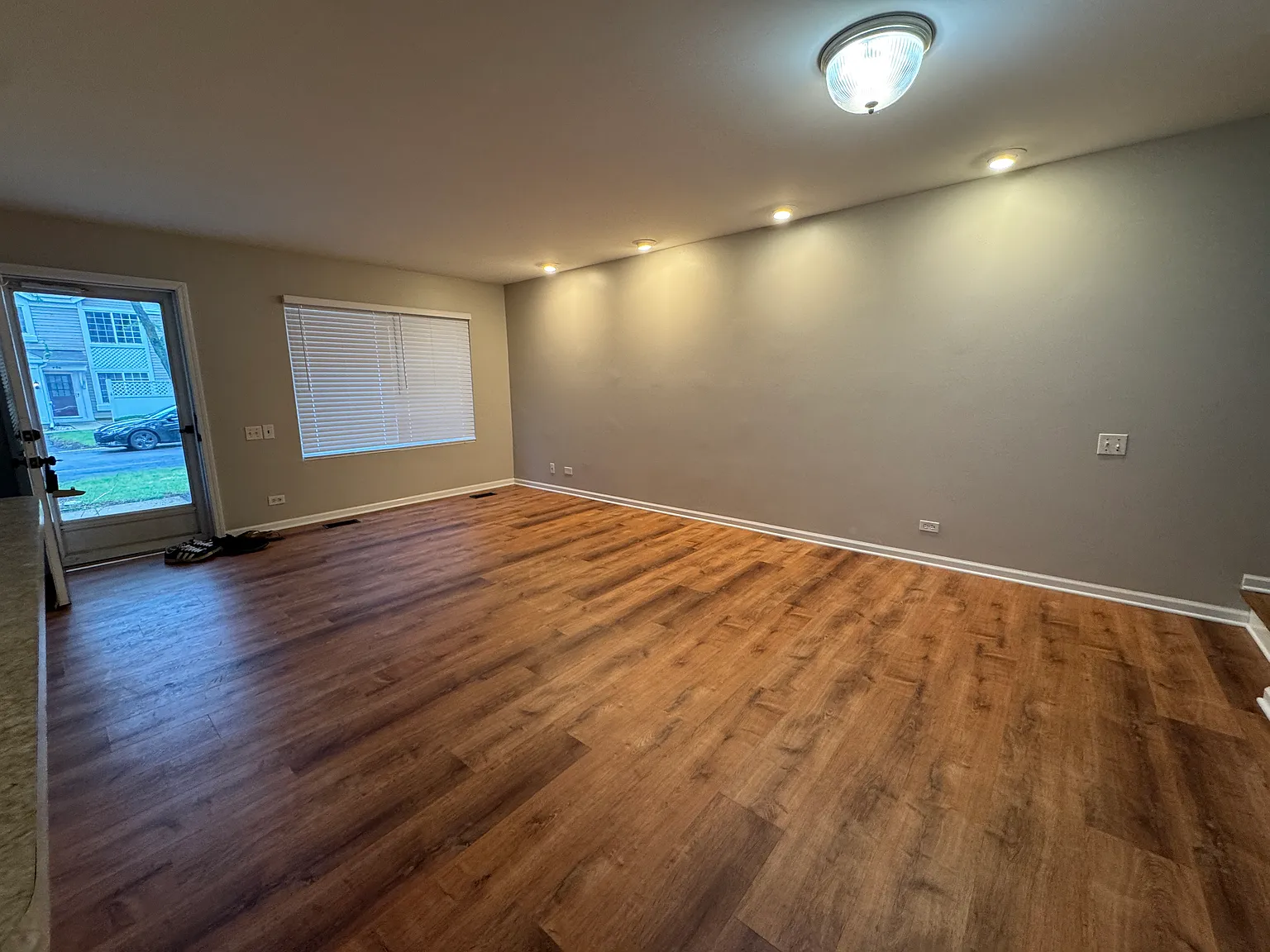 2 bed, 1.5 bath, 1052 sqft, $2,100 — Photo 3