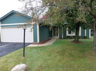 3592 W Cottonwood Ct #82, Greenfield, WI 53221