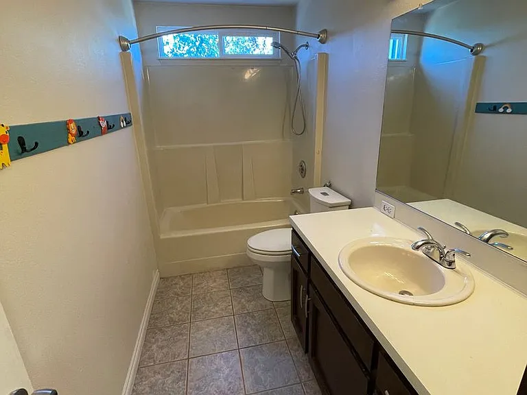 1538 NW 8th Ave — Photo 6