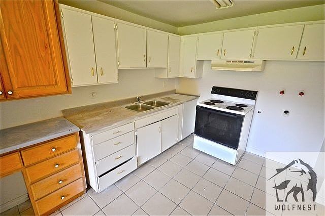 1st image of 1610 W Ivy Cir APT 1