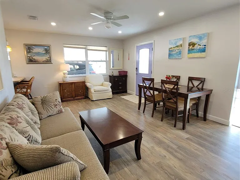 8134 Aero Ave — Photo 18