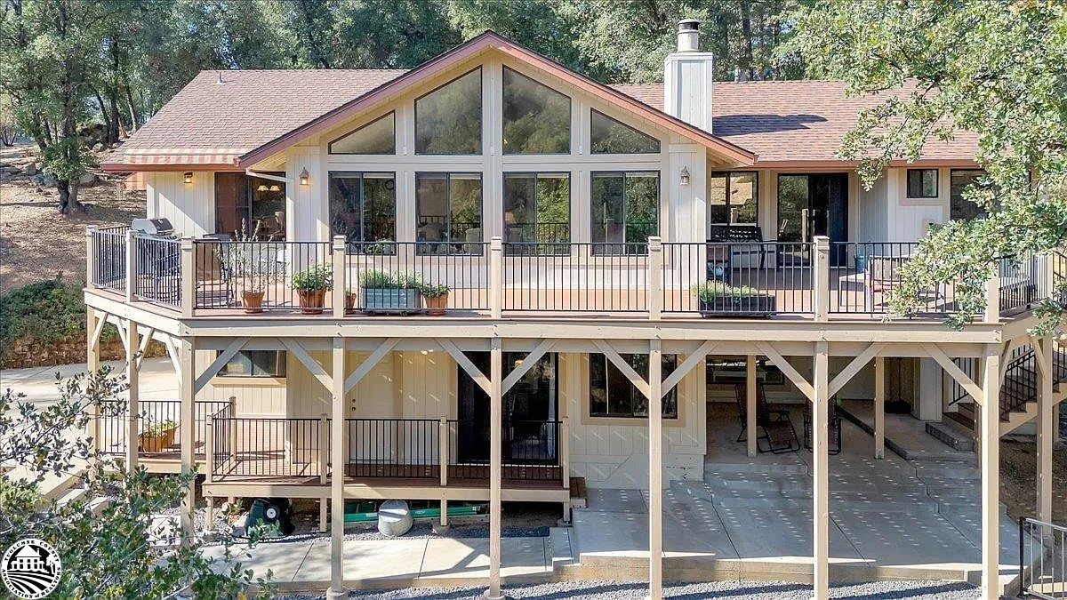 21501 Apple Hill Dr photo 1